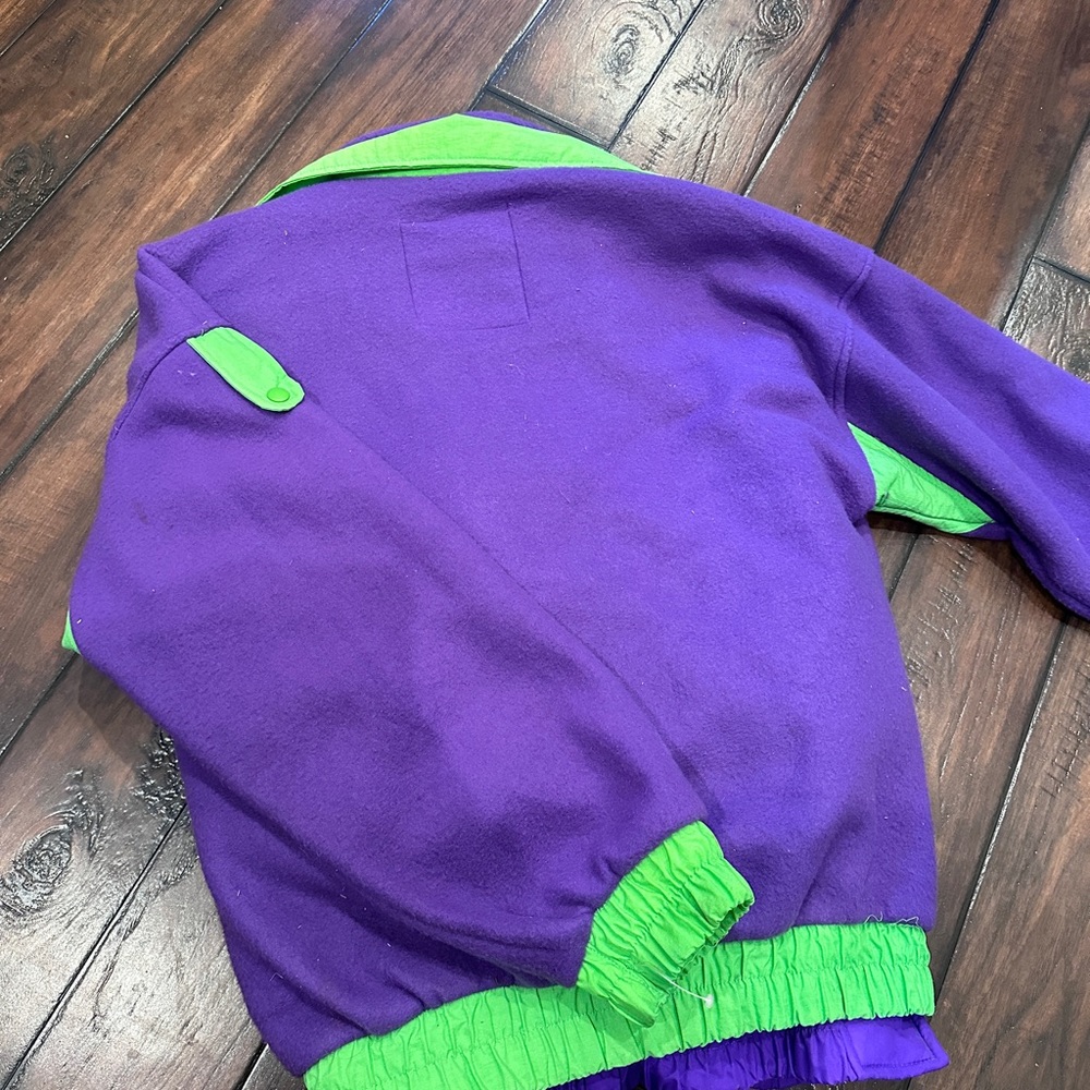 𝙷𝙾𝚃 𝙼𝚄𝚂𝙸𝙲
Retro 90’s 𝑵𝒆𝒐𝒏 Fleece jacket with insert - Picture 6 of 9